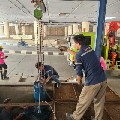 Perbaikan pompa submersible banjir underground kemayoran